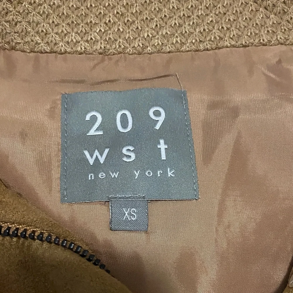 209 wst Brown Women's zipper and button up bomber jacket VGUC business casual - Picture 2 of 16